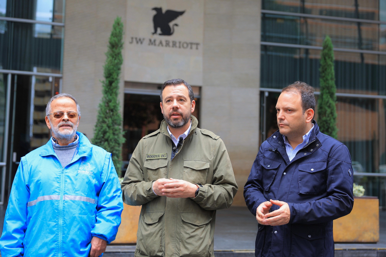 Alcalde Galán y Director de Turismo de Bogotá visitan hoteles para revisar medidas de conservación del agua