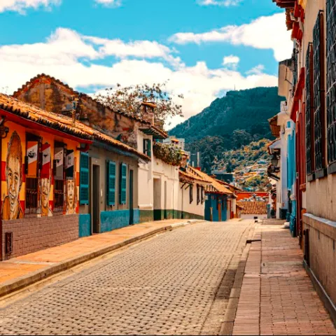 Bogotá celebra el Día Mundial del Turismo con hitos históricos: inversión récord en turismo local, innovación tecnológica con IA, y aumento de turistas internacionales