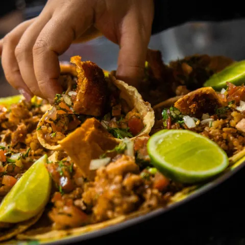 ¡El mejor plato de cerdo del mundo está en Bogotá! Llega la cuarta edición del Festival de la Lechona