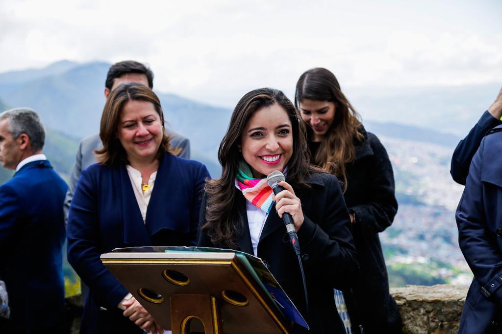 Gobiernos de Galicia y Colombia inauguran en Monserrate el Hito Xacobeo, símbolo del Camino de Santiago de Compostela