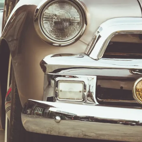 ¿Cuándo y dónde se realizará el desfile de autos clásicos y antiguos en Bogotá?