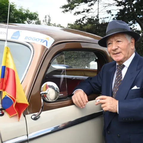 Bogotá celebra su historia sobre ruedas con la segunda edición del Desfile de Autos Clásicos y Antiguos