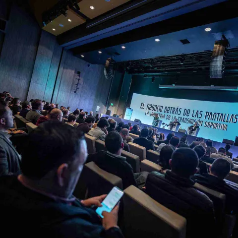Bogotá da la bienvenida al encuentro internacional de fútbol Axis Summit 2025
