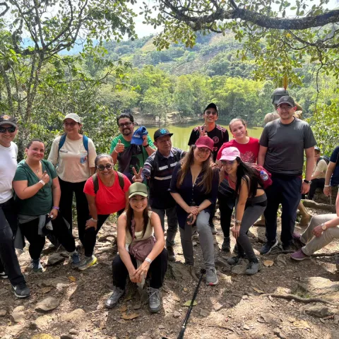 El IDT fortalece el bienestar y la integración de sus servidores públicos con jornada ecológica en la Laguna del Tabacal