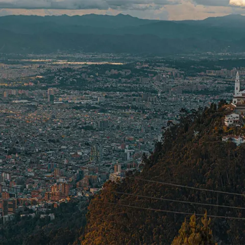 Escala con encanto: Bogotá busca convertir las conexiones en experiencias turísticas