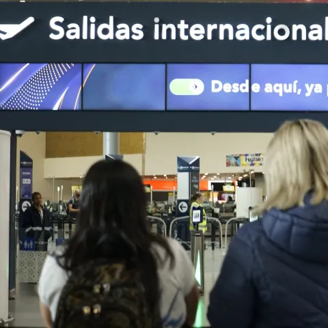 Bogotá rechaza actos de discriminación cometidos por una aerolínea en el aeropuerto El Dorado y anuncia acciones institucionales para garantizar un turismo incluyente