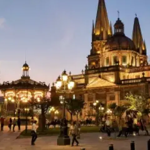 Reconocida aerolínea abre vuelo que conecta a Colombia con la cuna del tequila y el mariachi