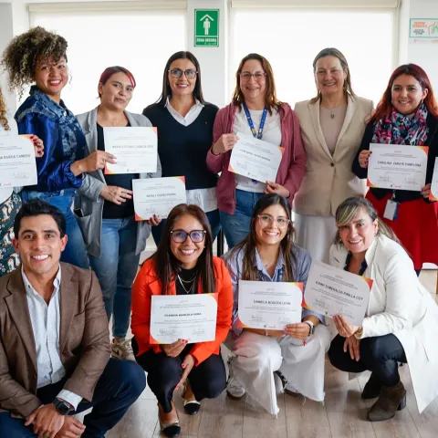 Funcionarios del IDT celebran logro institucional