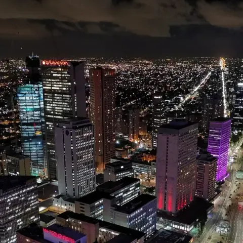 La CCB, junto al IDT y la Casa Editorial El Tiempo, lanzó la convocatoria para empresas que deseen participar en el primer Catálogo de Oferta de Entretenimiento, Innovación y Cultura de Bogotá. Foto: Rodrigo Sepúlveda / EL TIEMPO