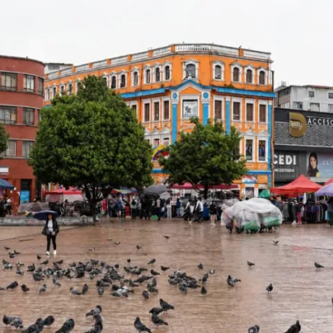 San Victorino también ofrece una completa experiencia gastronómica para quienes recorren el sector. Revisa los detalles y agéndate
