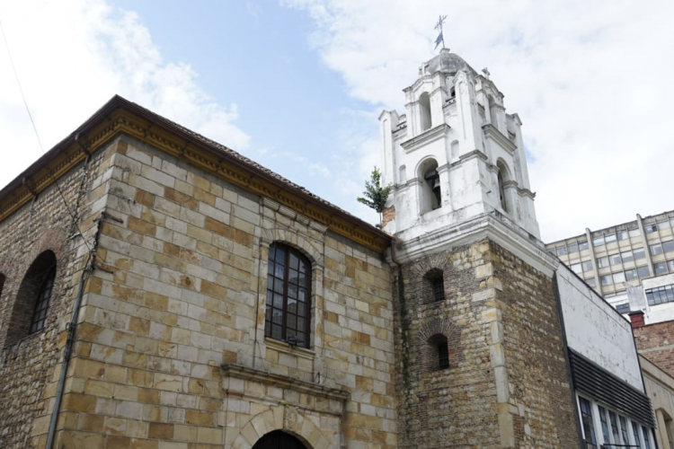 Explora la espiritualidad y cultura de Bogotá en Semana Santa: Recorridos gratuitos por sus iglesias más emblemáticas