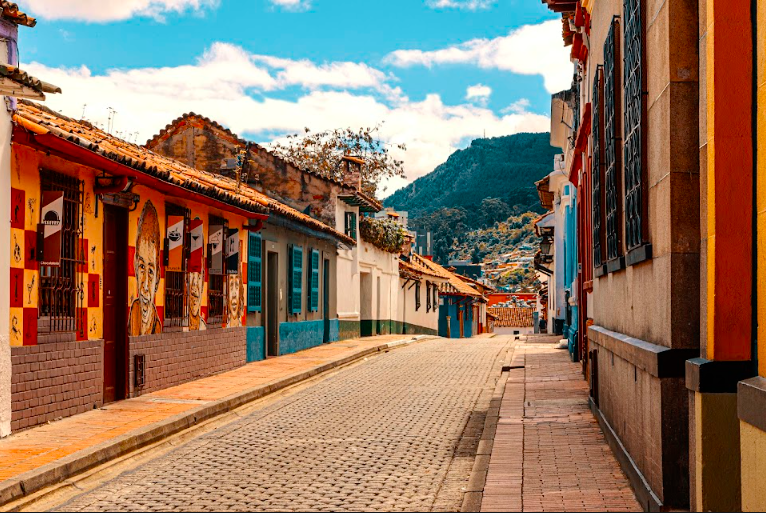 Bogotá celebra el Día Mundial del Turismo con hitos históricos: inversión récord en turismo local, innovación tecnológica con IA, y aumento de turistas internacionales
