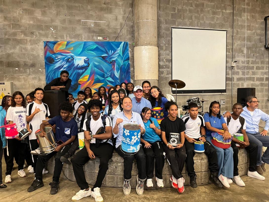 Turismo Bogotá llevó la COP16 al Distrito de Agua Blanca en Cali al colegio Nuevo Latir.