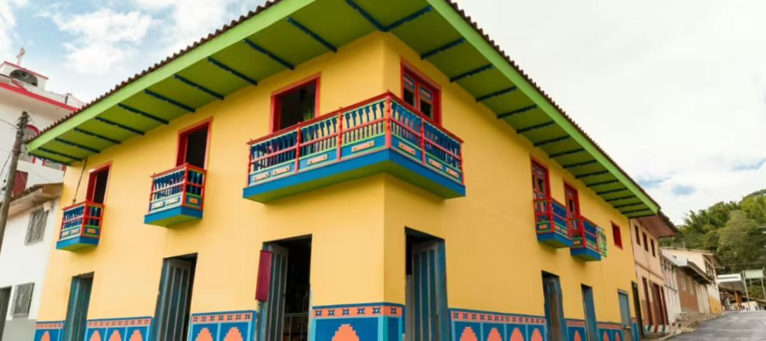 En el primer semestre de 2025 llegaron a Colombia 3,3 millones de visitantes no residentes: se proyecta una mayor llegada de turistas internacionales
