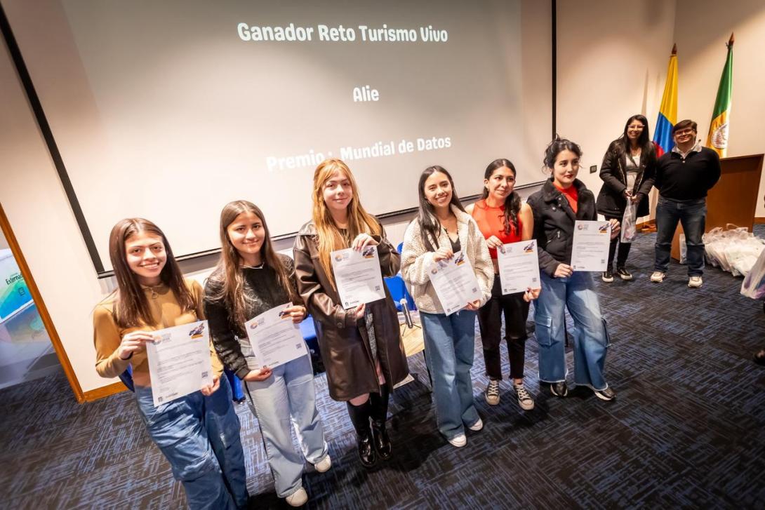 Bogotá apuesta por la innovación juvenil para transformar el turismo: así cerró el Summit Tourism Data Lab 2025