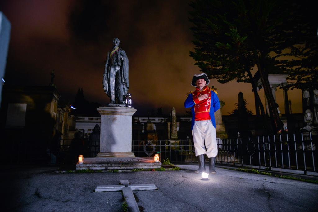 Llegaron las noches de historia y memoria al Cementerio Central