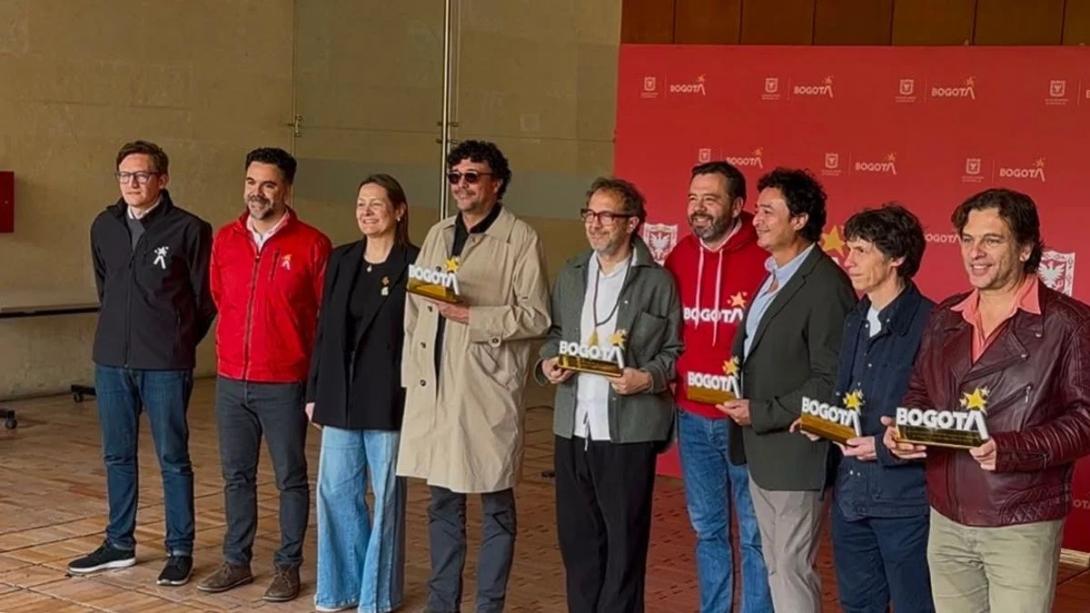 “Nos llena de orgullo”: Poligamia recibe reconocimiento como Embajador de Bogotá antes de su concierto en Festival Cordillera
